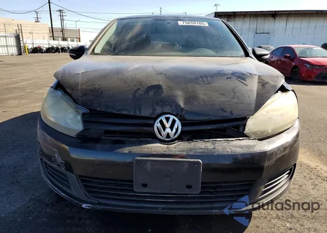 2010 Volkswagen Golf z USA, uszkodzony, nr VIN WVWDB9AJ3AW394213